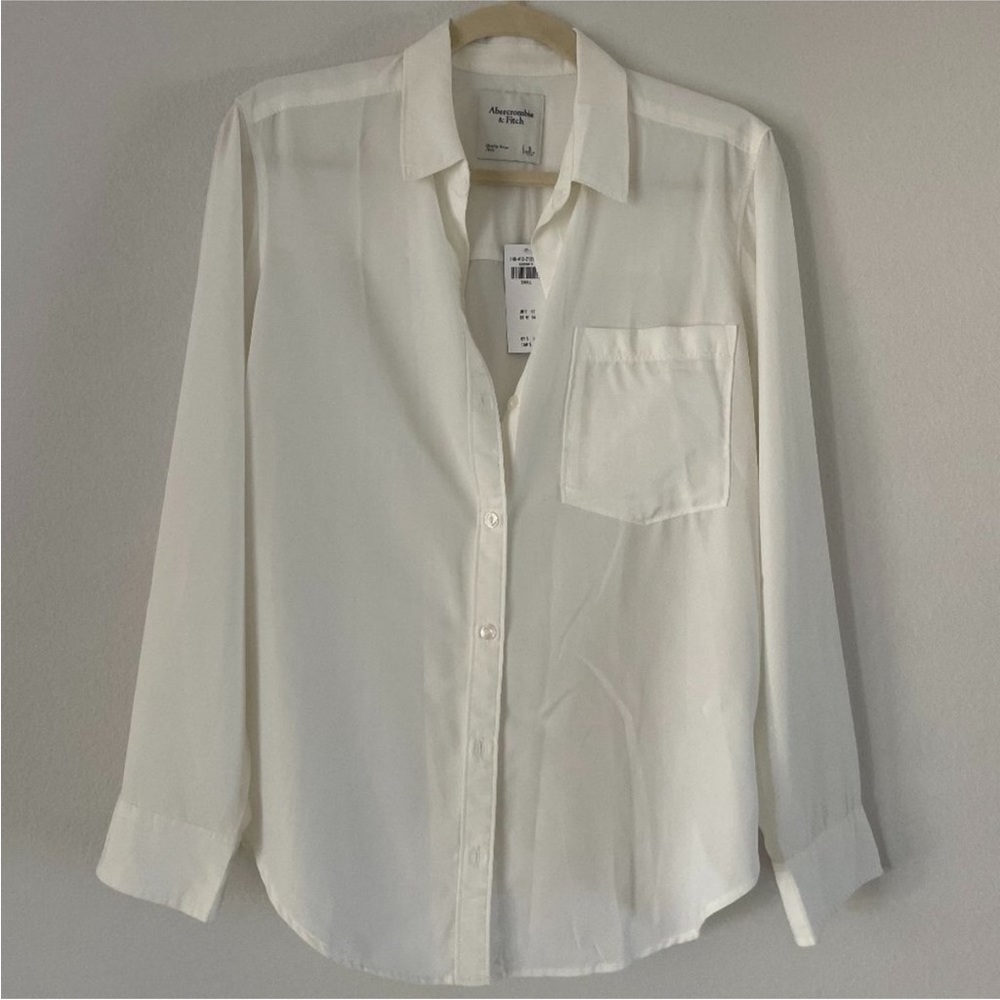 NWT Abercrombie White Top